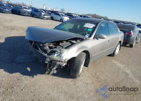 2004 Nissan Altima 2.5 S from USA, damaged, VIN 1N4AL11D44C174165